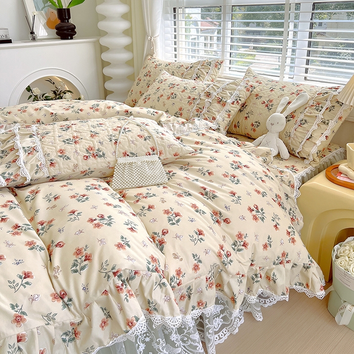 91家纺网 家纺一手货源 找家纺 罗艺轩 2024新款法式风蕾丝夹棉床裙款四件套 花想容-春风南岸