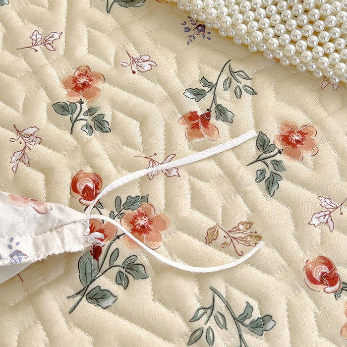 91家纺网 家纺一手货源 找家纺 罗艺轩 2024新款法式风蕾丝夹棉床裙款四件套 花想容-春风南岸