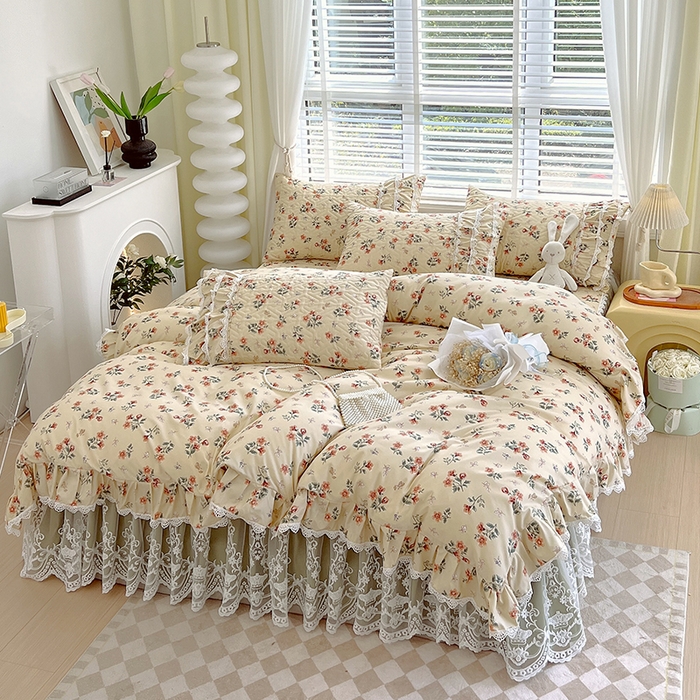 91家纺网 家纺一手货源 找家纺 罗艺轩 2024新款法式风蕾丝夹棉床裙款四件套 花想容-春风南岸