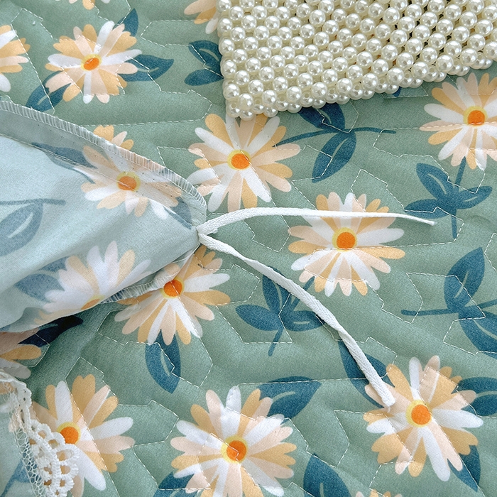 91家纺网 家纺一手货源 找家纺 罗艺轩 2024新款法式风蕾丝夹棉床裙款四件套 花想容-花影映艳