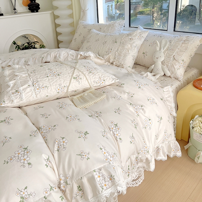 91家纺网 家纺一手货源 找家纺 罗艺轩 2024新款法式风蕾丝夹棉床裙款四件套 花想容-清新花蕊