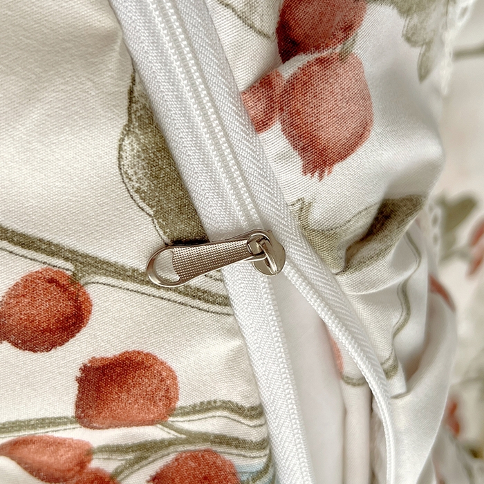 91家纺网 家纺一手货源 找家纺 罗艺轩 2024新款法式风蕾丝夹棉床裙款四件套 花想容-茵茵花语