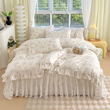 91家纺网 家纺一手货源 找家纺 罗艺轩 2024新款法式风蕾丝夹棉床裙款四件套 花想容-清新花蕊