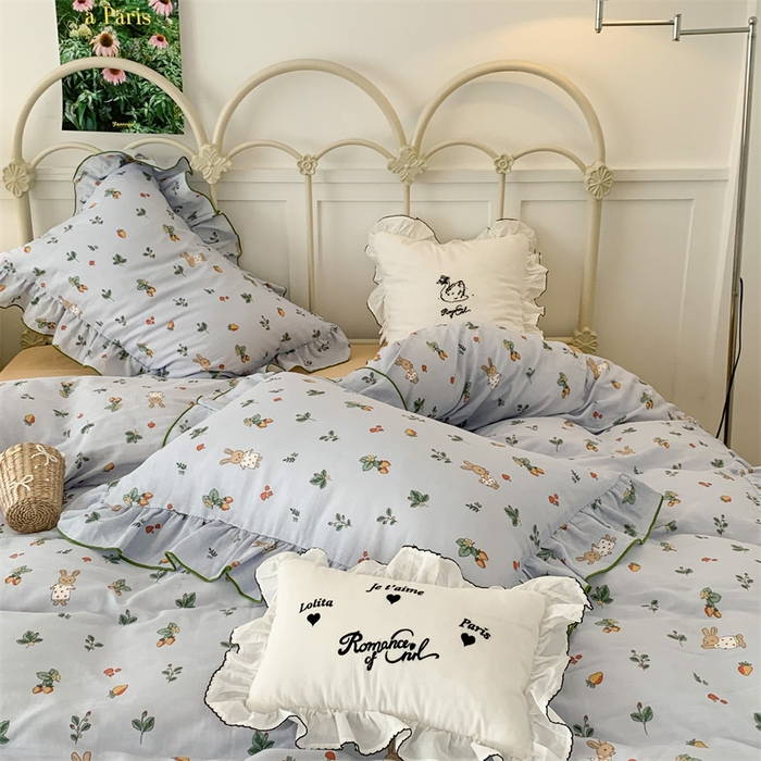 91家纺网 家纺一手货源 找家纺 昔可家纺 2023新款花边双层纱系列ok 草莓小兔蓝底