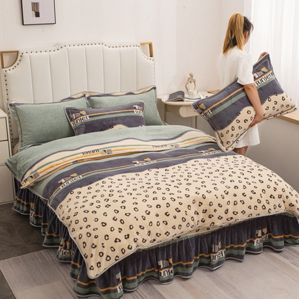 登登家纺 加厚印花牛奶金貂法莱宝宝绒四件套 加州旅馆-绿