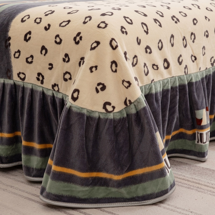 91家纺网 家纺一手货源 找家纺 登登家纺 加厚印花牛奶金貂法莱宝宝绒四件套  加州旅馆-绿