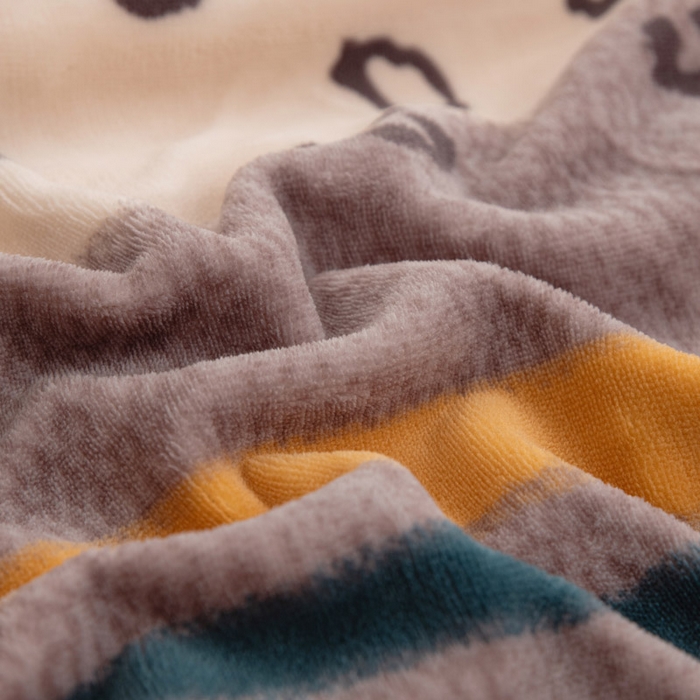 91家纺网 家纺一手货源 找家纺 登登家纺 加厚印花牛奶金貂法莱宝宝绒四件套  加州旅馆-黄