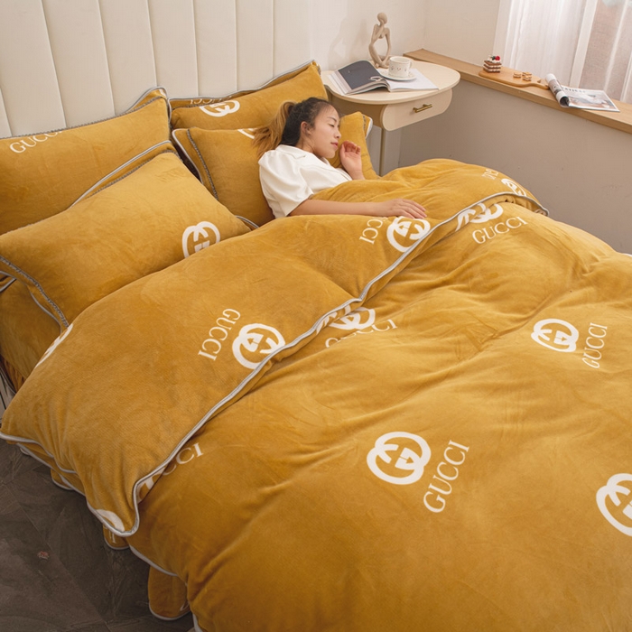 91家纺网 家纺一手货源 找家纺 登登家纺 加厚印花牛奶金貂法莱宝宝绒四件套  古驰风尚