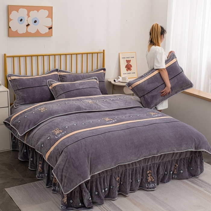 91家纺网 家纺一手货源 找家纺 登登家纺 加厚印花牛奶金貂法莱宝宝绒四件套  布偶小熊