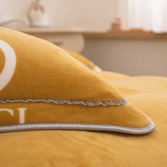 91家纺网 家纺一手货源 找家纺 登登家纺 加厚印花牛奶金貂法莱宝宝绒四件套  古驰风尚