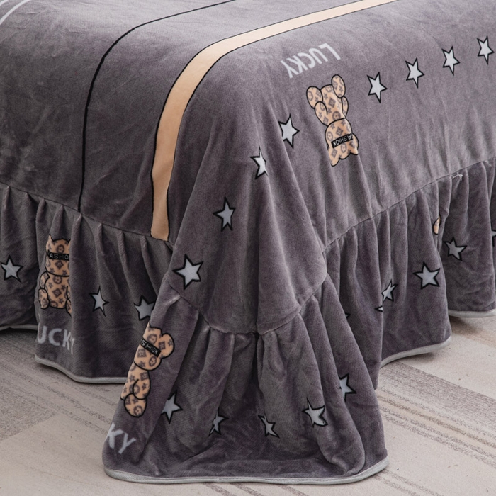 91家纺网 家纺一手货源 找家纺 登登家纺 加厚印花牛奶金貂法莱宝宝绒四件套  布偶小熊