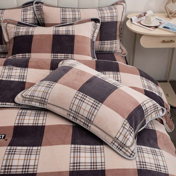 91家纺网 家纺一手货源 找家纺 登登家纺 加厚印花牛奶金貂法莱宝宝绒四件套  巴塞罗那