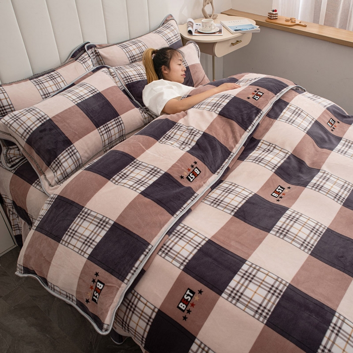 91家纺网 家纺一手货源 找家纺 登登家纺 加厚印花牛奶金貂法莱宝宝绒四件套  巴塞罗那