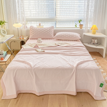 91家纺网 家纺一手货源 找家纺 东宇 2023新款凉感大豆夏被凉席四件套系列 条纹粉