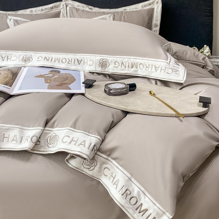 91家纺网 家纺一手货源 找家纺 梧桐家居 2023新款13372全棉刺绣宽边四件套-秀色系列 泥灰