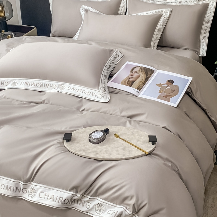 91家纺网 家纺一手货源 找家纺 梧桐家居 2023新款13372全棉刺绣宽边四件套-秀色系列 泥灰