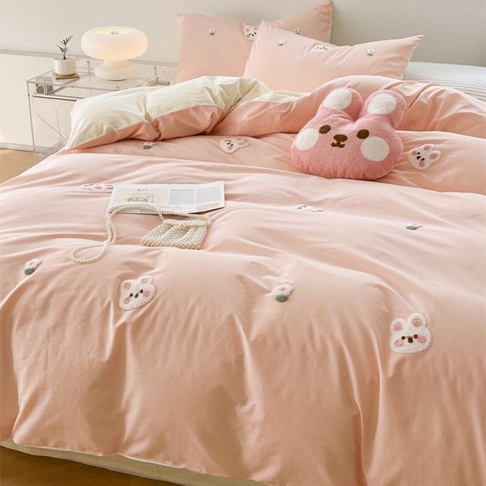 91家纺网 家纺一手货源 找家纺 慕尚家纺 2025新款全棉水洗棉毛巾绣四件套 米兔兔-玉白