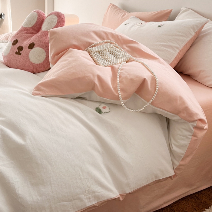 91家纺网 家纺一手货源 找家纺 慕尚家纺 2025新款全棉水洗棉毛巾绣四件套 米兔兔-白玉