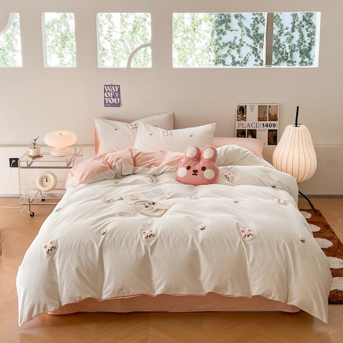 91家纺网 家纺一手货源 找家纺 慕尚家纺 2025新款全棉水洗棉毛巾绣四件套 米兔兔-白玉