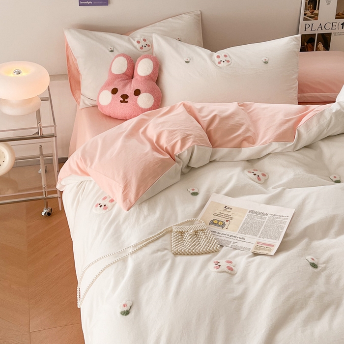 91家纺网 家纺一手货源 找家纺 慕尚家纺 2025新款全棉水洗棉毛巾绣四件套 米兔兔-白玉