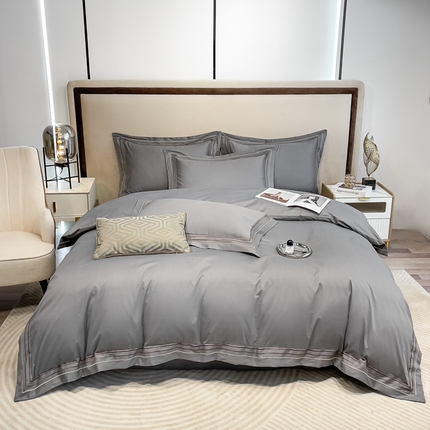 91家纺网 家纺一手货源 找家纺 （总）梧桐家居 2023新款13372全棉刺绣宽边四件套-初见系列