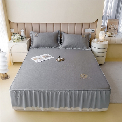 91家纺网 家纺一手货源 找家纺 （总）新款凉感丝刺绣凉席床裙床笠款三件套-星星点点