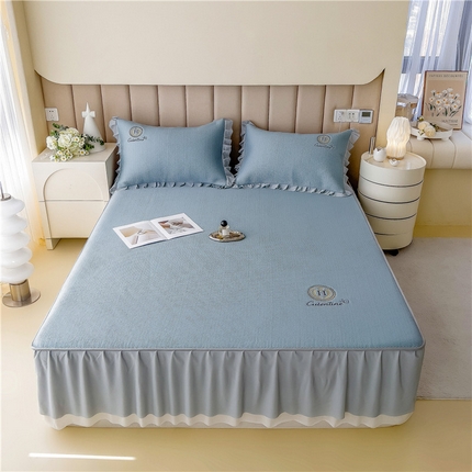 91家纺网 家纺一手货源 找家纺 （总）新款凉感丝刺绣凉席床裙床笠款三件套-星星点点