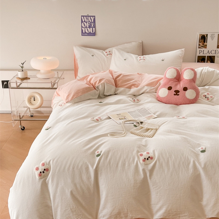 91家纺网 家纺一手货源 找家纺 慕尚家纺 2025新款全棉水洗棉毛巾绣四件套 米兔兔-白玉