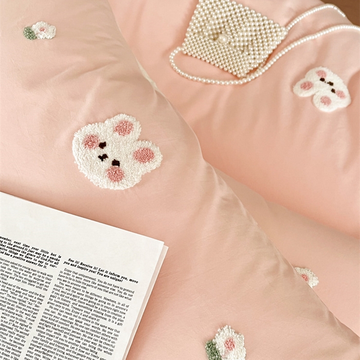 91家纺网 家纺一手货源 找家纺 慕尚家纺 2025新款全棉水洗棉毛巾绣四件套 米兔兔-玉白