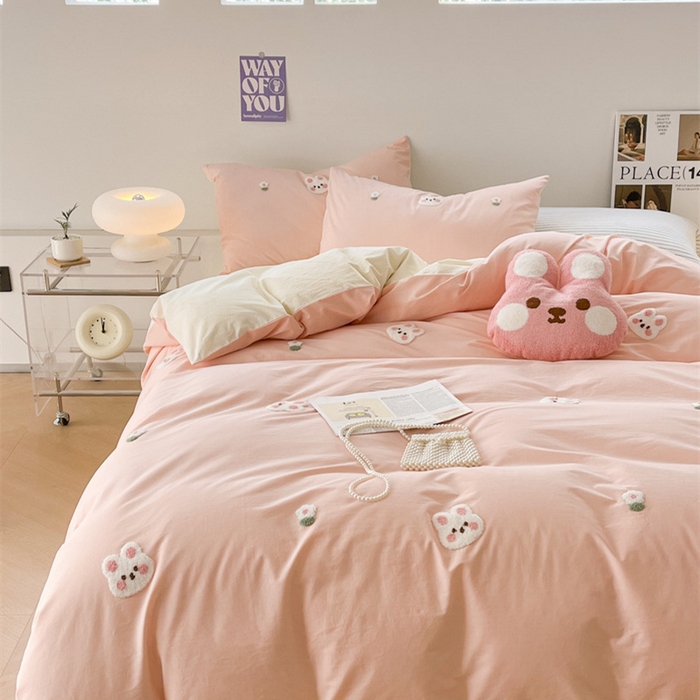 91家纺网 家纺一手货源 找家纺 慕尚家纺 2025新款全棉水洗棉毛巾绣四件套 米兔兔-玉白