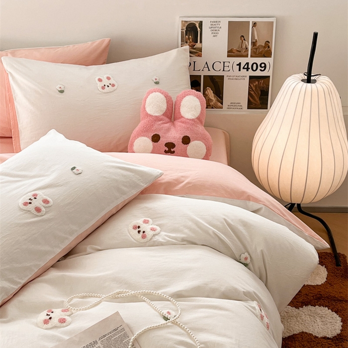 91家纺网 家纺一手货源 找家纺 慕尚家纺 2025新款全棉水洗棉毛巾绣四件套 米兔兔-白玉