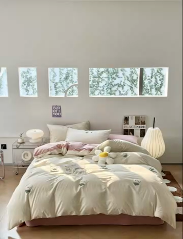 91家纺网 家纺一手货源 找家纺 慕尚家纺 2025新款全棉水洗棉毛巾绣四件套 郁金香-白粉