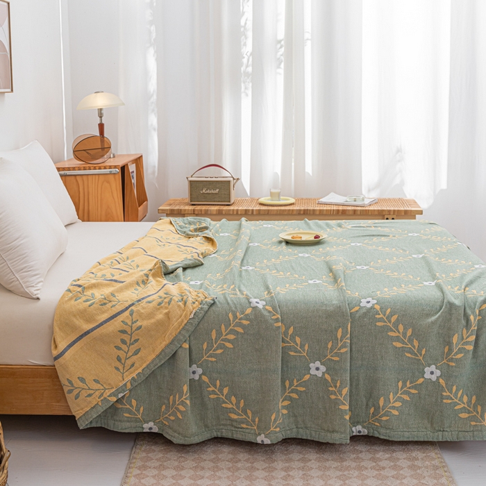 91家纺网 家纺一手货源 找家纺 卡奥 2024款花系全棉水洗三层纱毛巾被盖毯毛毯 藤蔓