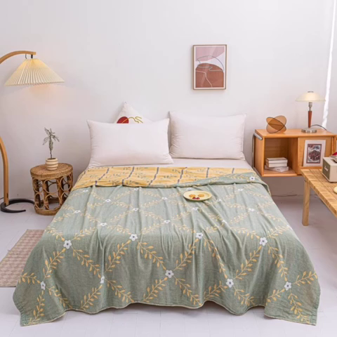 91家纺网 家纺一手货源 找家纺 卡奥 2024款花系全棉水洗三层纱毛巾被盖毯毛毯 藤蔓