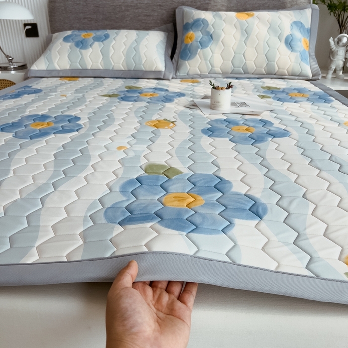 91家纺网 家纺一手货源 找家纺 慕尚家纺 2025新款加厚印花乳胶席凉感丝乳胶凉席 法式花花