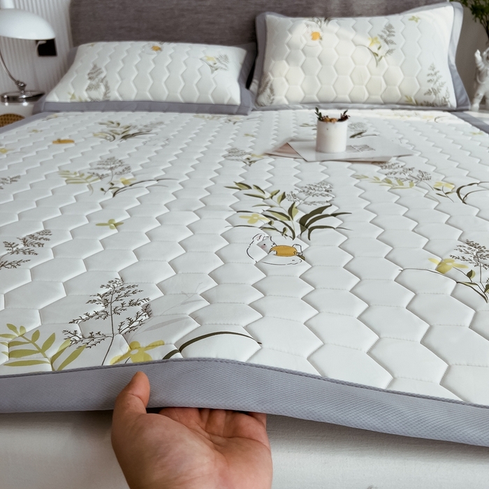 91家纺网 家纺一手货源 找家纺 慕尚家纺 2025新款加厚印花乳胶席凉感丝乳胶凉席 麦穗兔