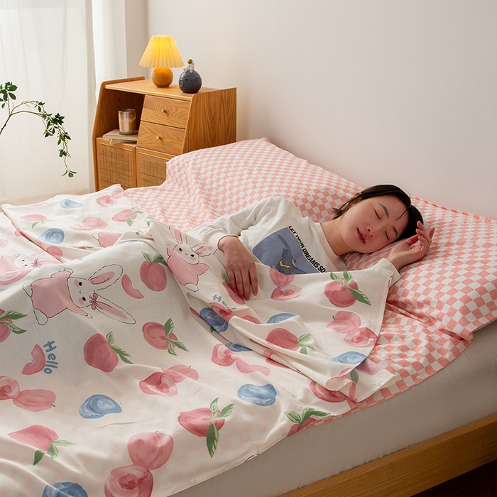 91家纺网 家纺一手货源 找家纺 简宜家居 2023新款13070全棉睡袋 桃桃兔