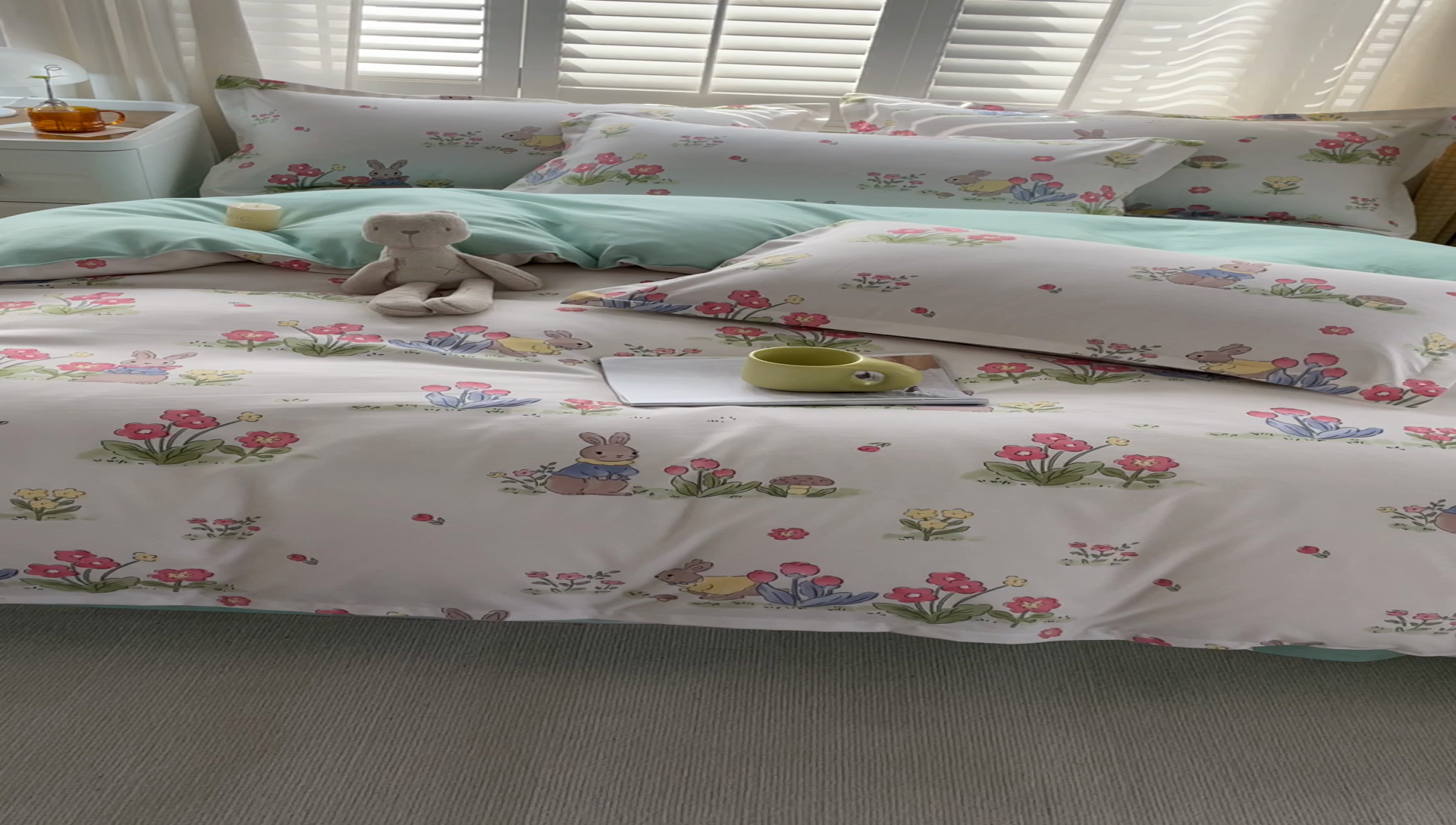 91家纺网 家纺一手货源 找家纺 金丝兔 2023新款高克重植物羊绒生态加厚磨毛印花四件套 花园兔