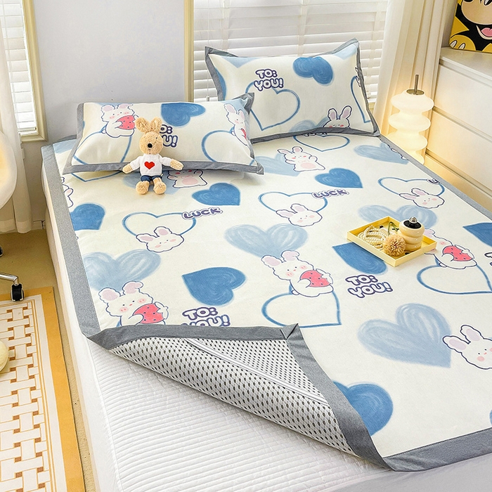 91家纺网 家纺一手货源 找家纺 金盛纺A类600D数码印花冰丝席床单床笠款凉席三件套 幸运兔