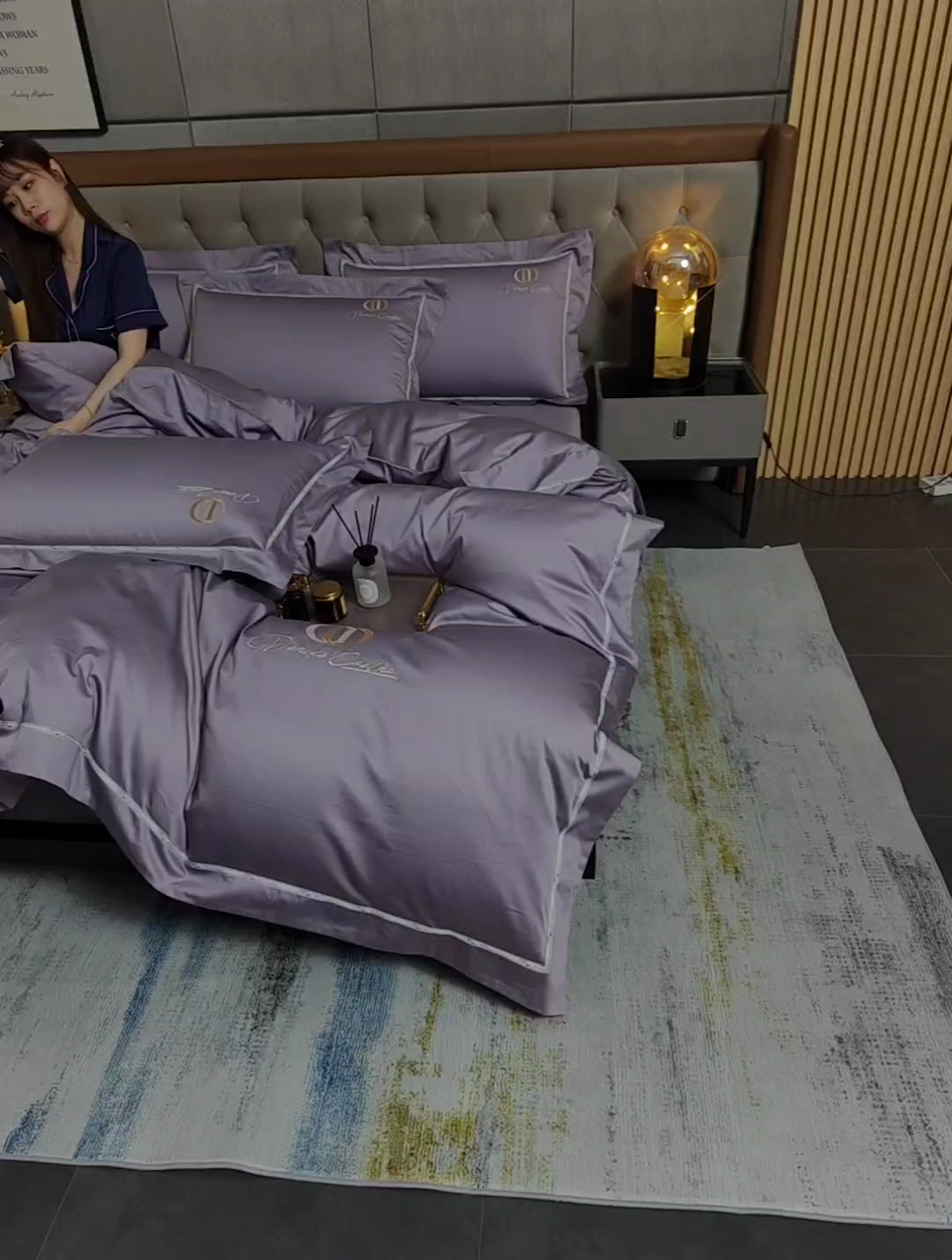 91家纺网 家纺一手货源 找家纺 瑞驰2024新款丹尼斯系列长绒棉绣花四件套 丹尼斯-加仑紫