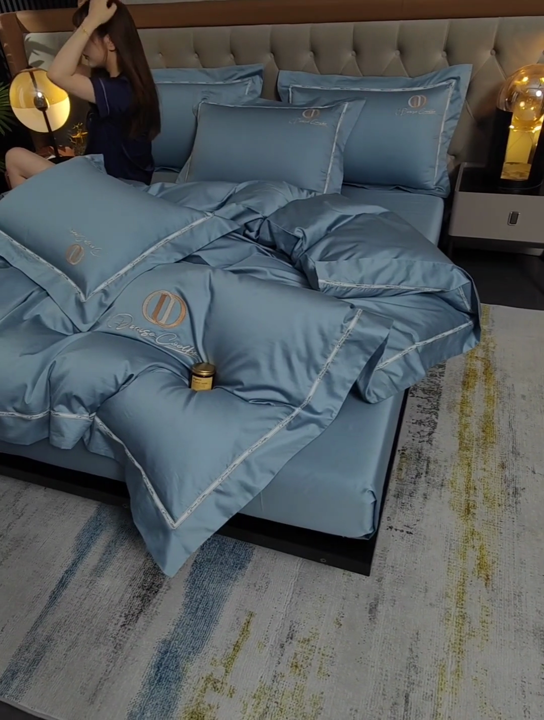 91家纺网 家纺一手货源 找家纺 瑞驰2024新款丹尼斯系列长绒棉绣花四件套 丹尼斯-淡雅蓝