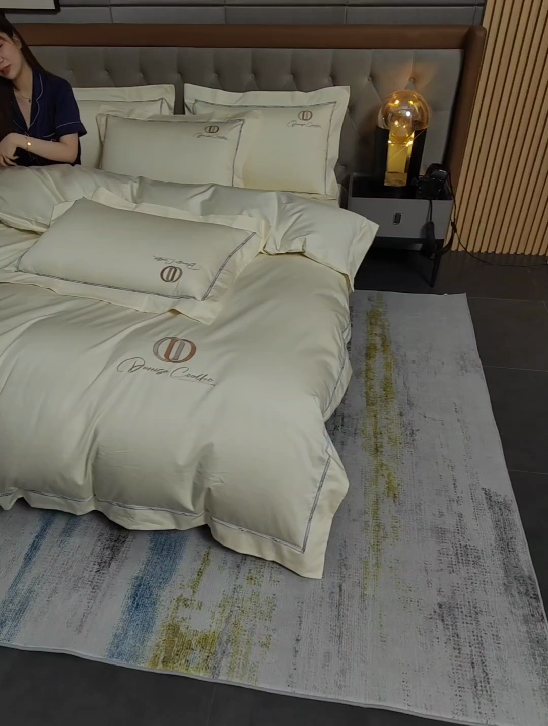 91家纺网 家纺一手货源 找家纺 瑞驰2024新款丹尼斯系列长绒棉绣花四件套 丹尼斯-牡蛎白