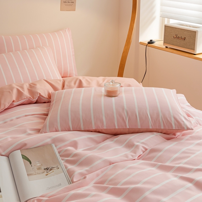 91家纺网 家纺一手货源 找家纺 米瑞娜 2024新款无印风四件套格子条纹水洗棉四件套 粉条纹