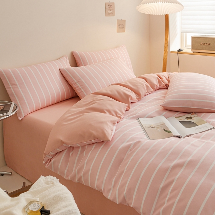 91家纺网 家纺一手货源 找家纺 米瑞娜 2024新款无印风四件套格子条纹水洗棉四件套 粉条纹