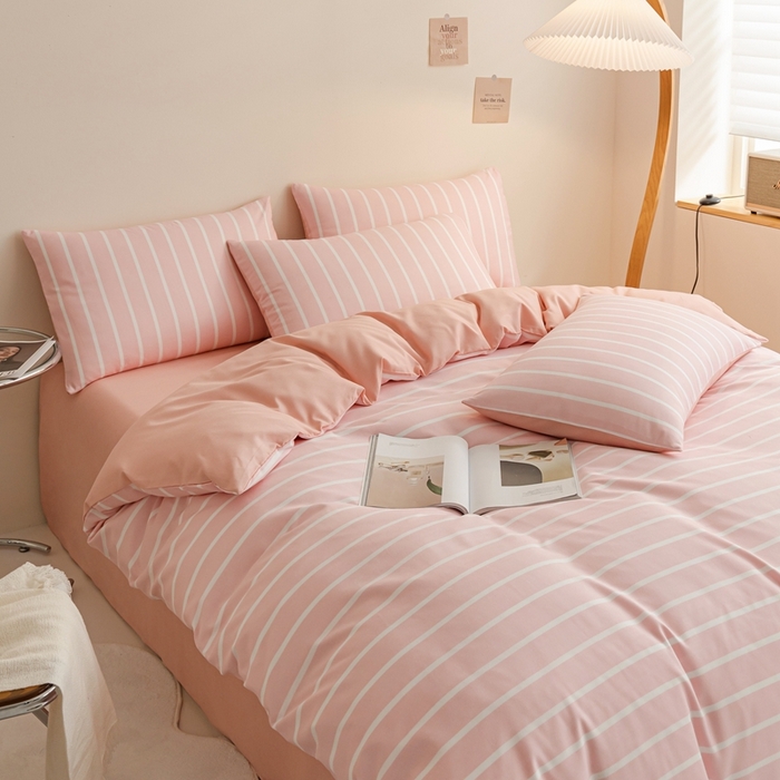 91家纺网 家纺一手货源 找家纺 米瑞娜 2024新款无印风四件套格子条纹水洗棉四件套 粉条纹