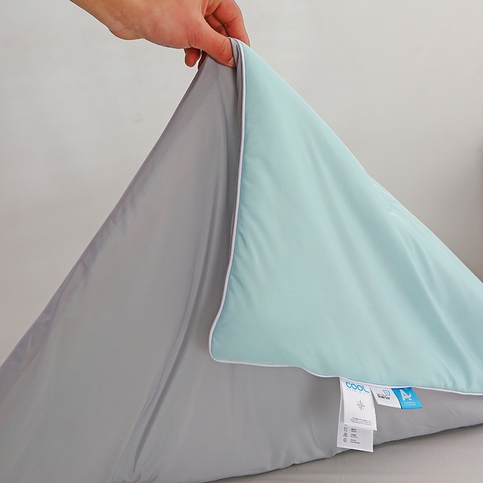 91家纺网 家纺一手货源 找家纺 艾佳宝贝 2023凉感丝冰淇淋夏被-小冰豆系列 绿拼灰