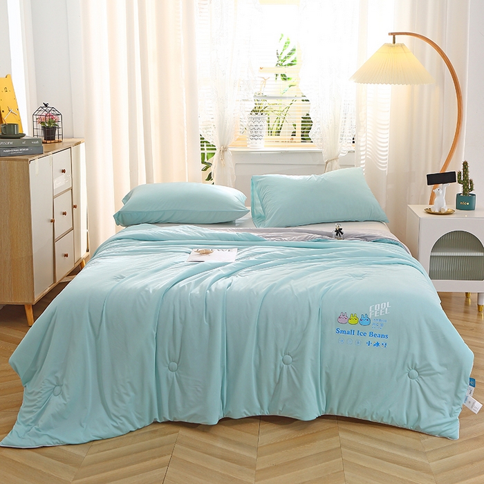 91家纺网 家纺一手货源 找家纺 艾佳宝贝 2023凉感丝冰淇淋夏被-小冰豆系列 绿拼灰
