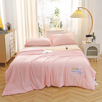 91家纺网 家纺一手货源 找家纺 （总）艾佳宝贝 2023凉感丝冰淇淋夏被-小冰豆系列