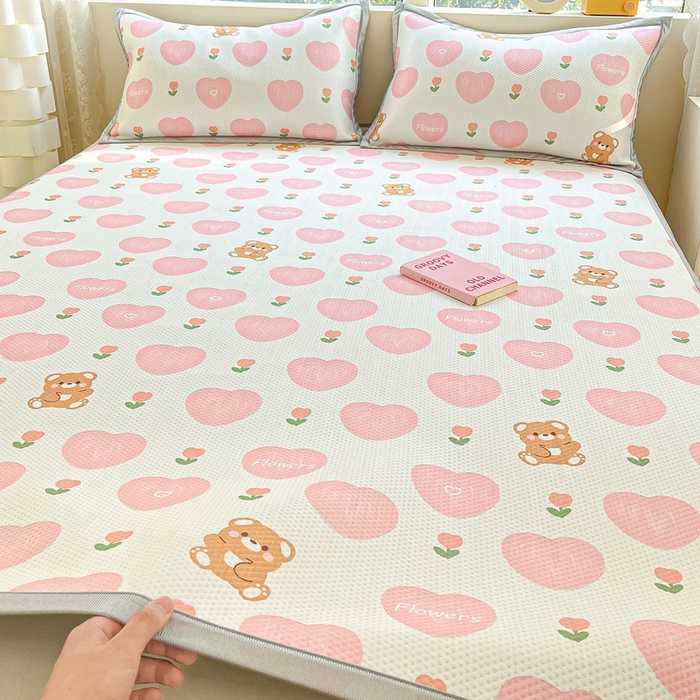 91家纺网 家纺一手货源 找家纺 慕尚  2025新款满天星凉席夏被组合四件套 爱心熊