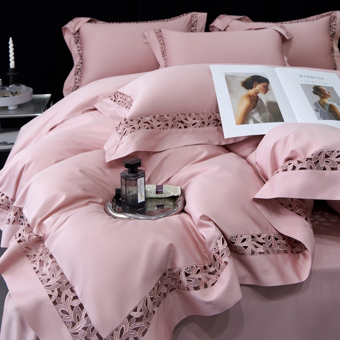 91家纺网 家纺一手货源 找家纺 榻尚家居2023款纯棉镂空贡缎蕾丝款四件套(会员-20) 曙光粉